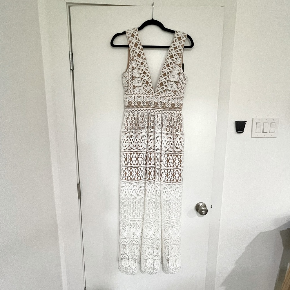 NWT White lace maxi dress - summery, bridal, beautiful details